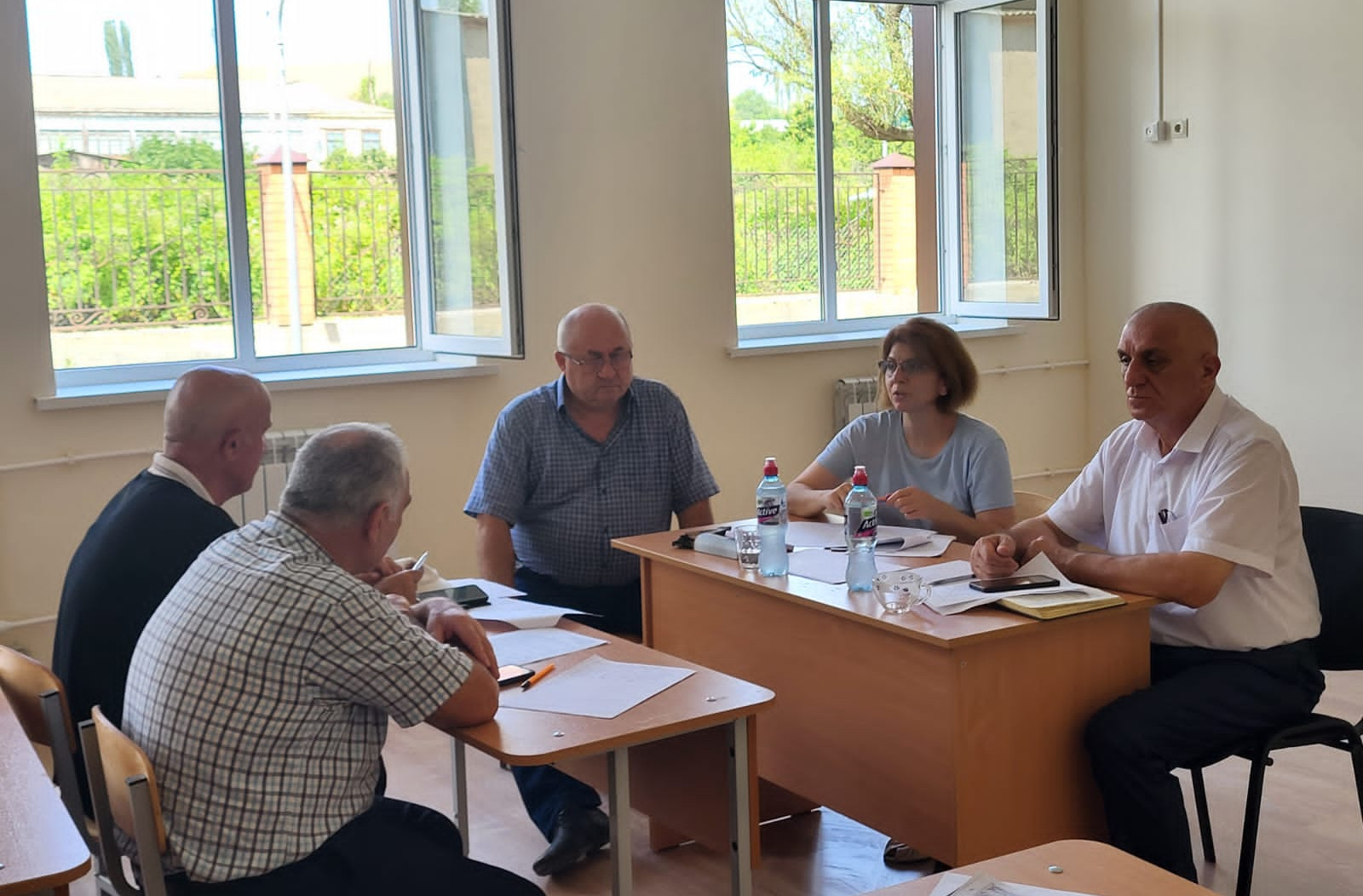 Подготовку к празднованию Дня знаний и открытию новой школы обсудили в Дагестане